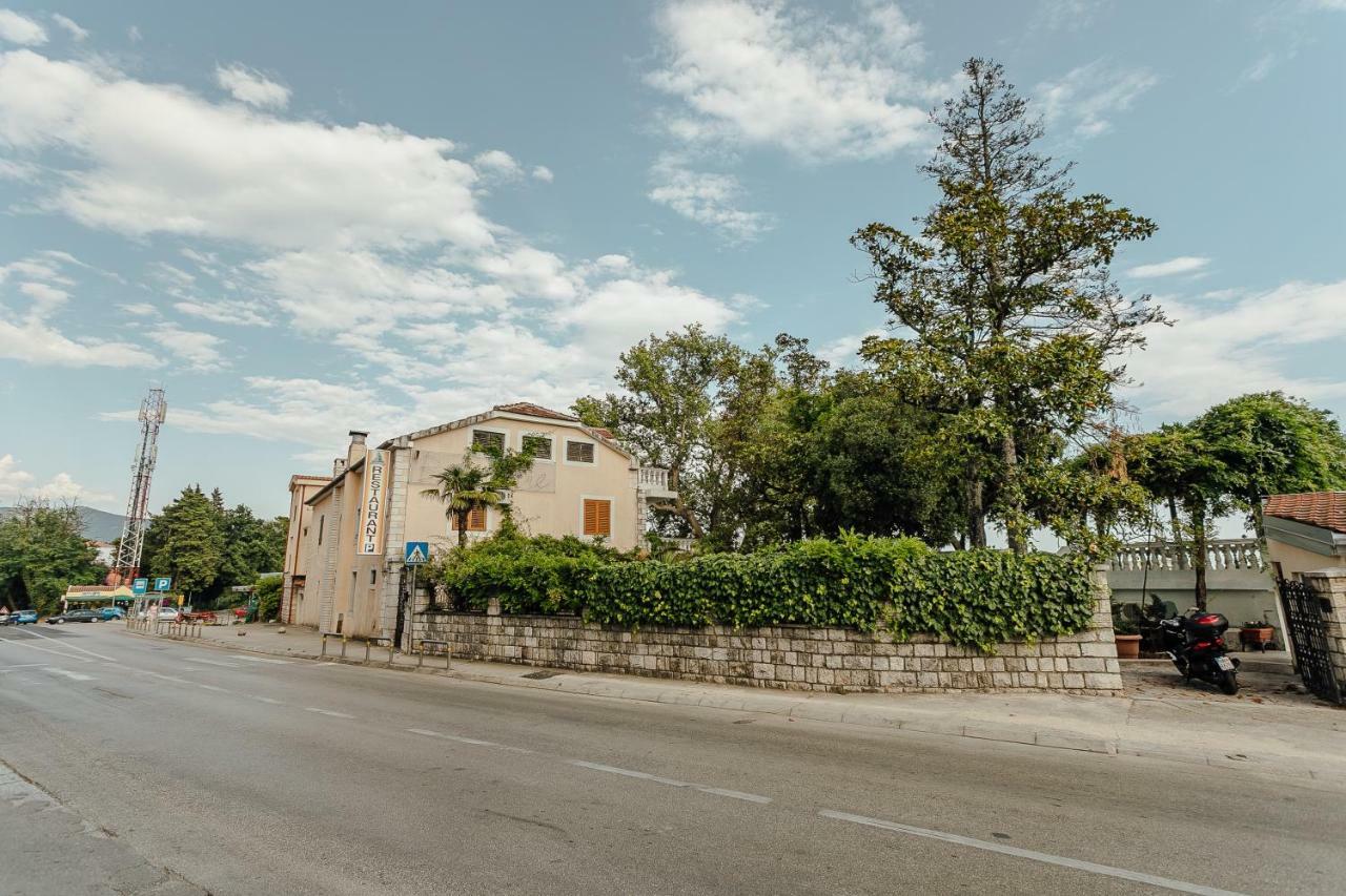 Apartments Belvedere Herceg Novi Bagian luar foto